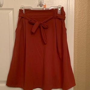 Middi skirt with pockets